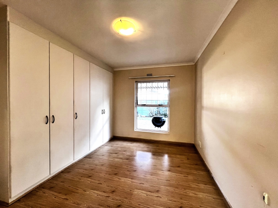 To Let 3 Bedroom Property for Rent in Sunningdale Western Cape